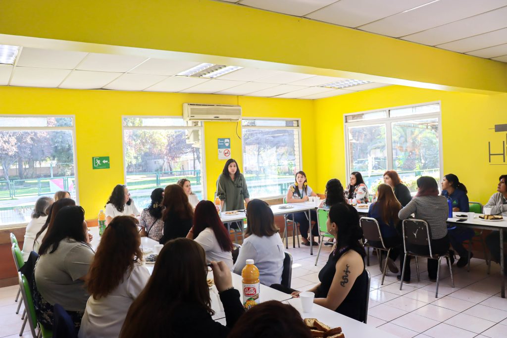 Desayuno Conmemorativo con las Funcionarias del Cementerio General