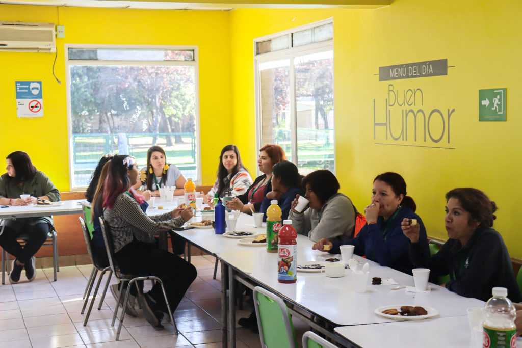 Desayuno Conmemorativo con las Funcionarias del Cementerio General