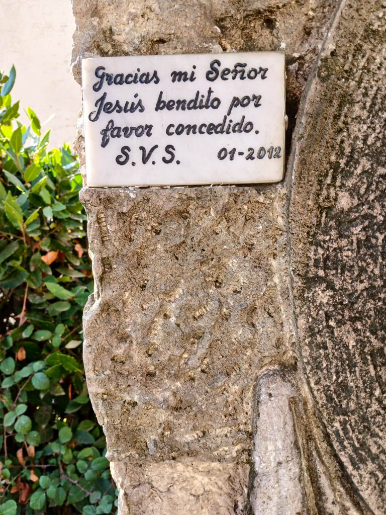 Intervención escultura Cristo de la Coronación en el marco de proyecto de restauración de la carrera de Restauración de Bienes Patrimoniales DUOC UC