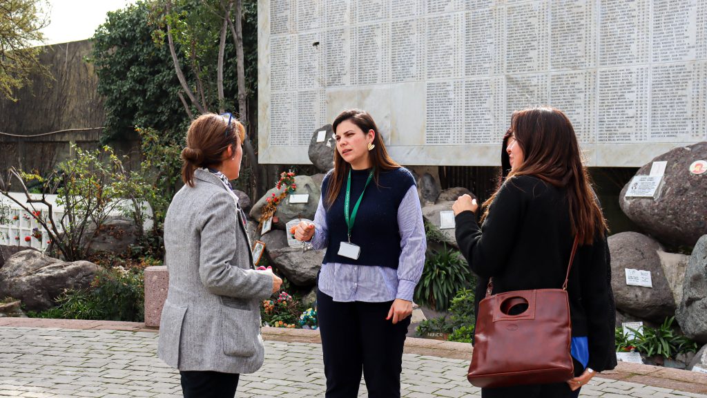 MOP visita el Cementerio General para coordinar conservación del Memorial de Ejecutados y Detenidos Desaparecidos