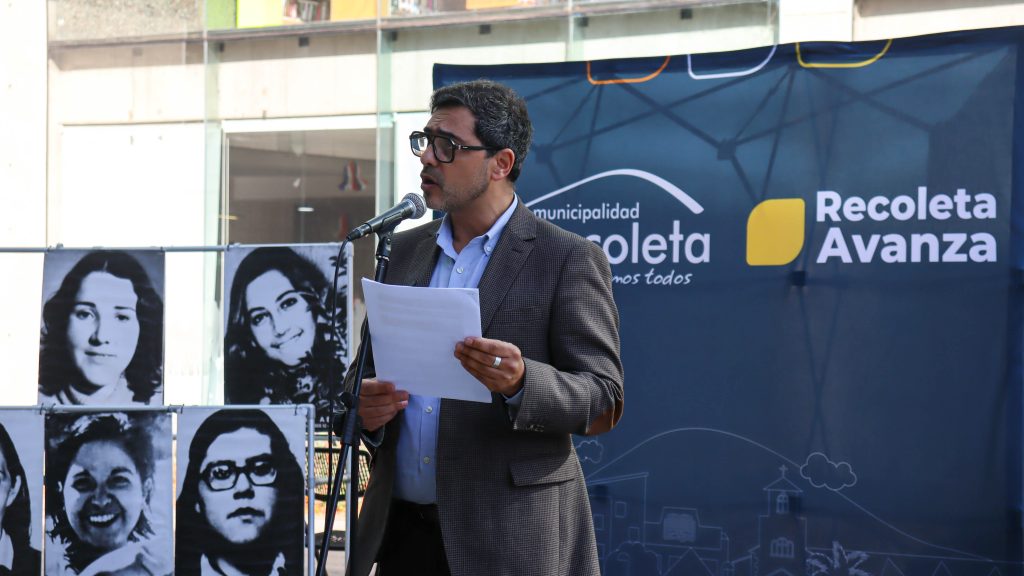 Acto Conmemorativo en Recoleta por los 52 años del Golpe de Estado