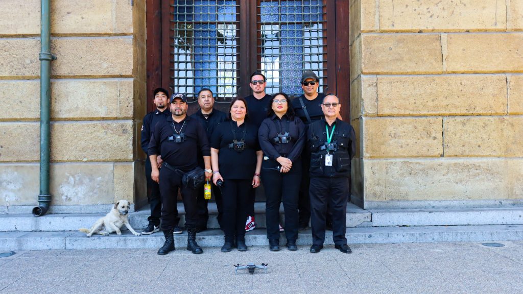 ¡Seguridad de Vanguardia! Nuestro Equipo de Vigilancia Incorpora Cámaras Corporales de Última Generación