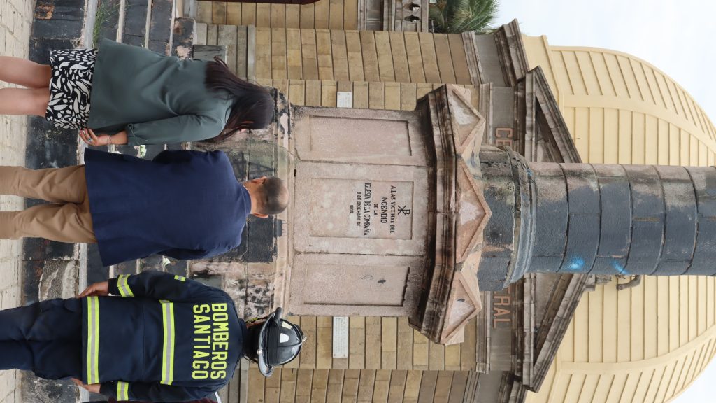 Cementerio General conmemoró a las víctimas del Incendio de la Iglesia de la Compañía de Jesús con emotiva ceremonia de memoria y homenaje