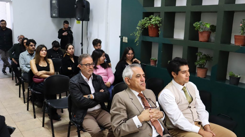Columnatas y memoria: el legado patrimonial que reunió a expertos en el Cementerio General