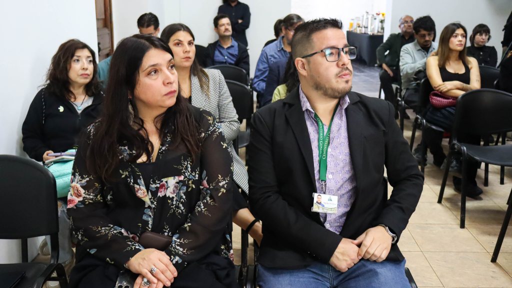 Columnatas y memoria: el legado patrimonial que reunió a expertos en el Cementerio General