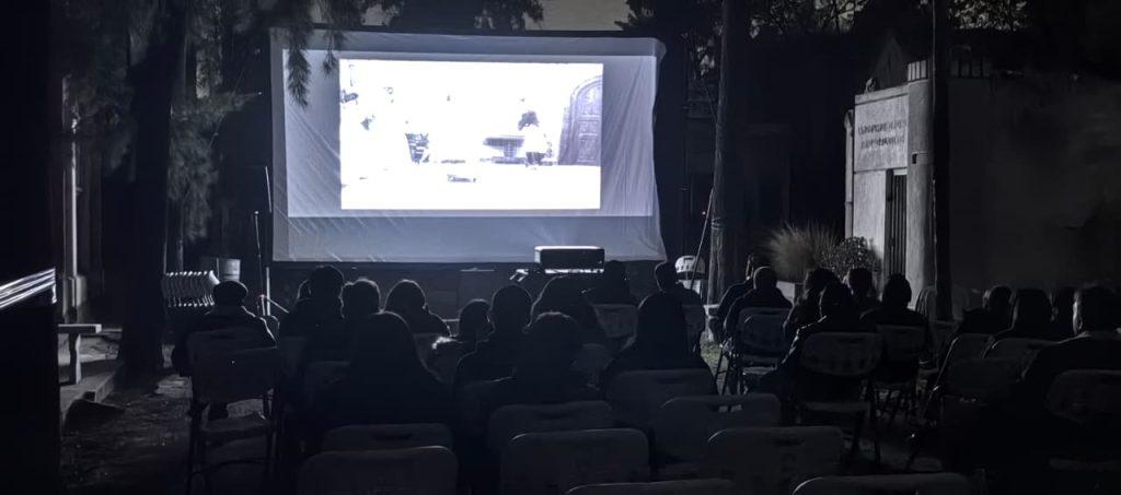 “El húsar de la muerte” reunió a la comunidad en una emotiva jornada de cine patrimonial al aire libre