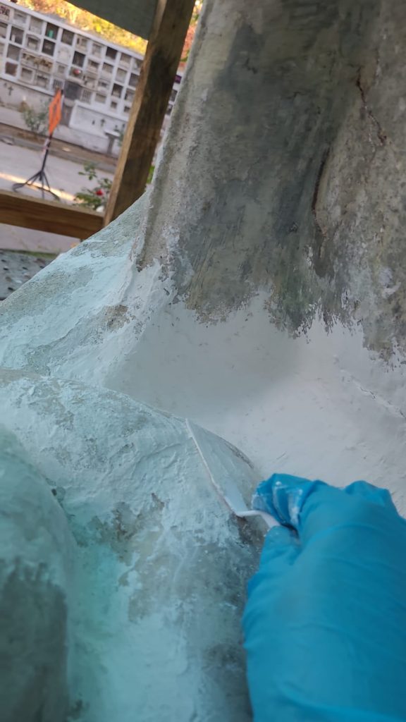 Avances en la consolidación de la escultura “Último Regazo”