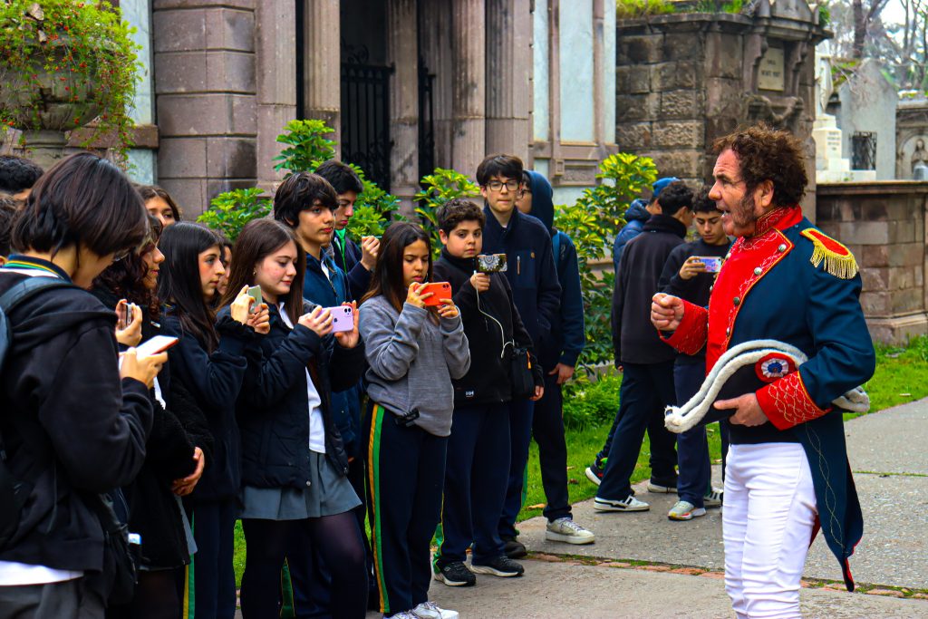 Museo al Aire Libre del Cementerio General de Recoleta se incorpora a la Zona Educativa de Museos (ZEM)