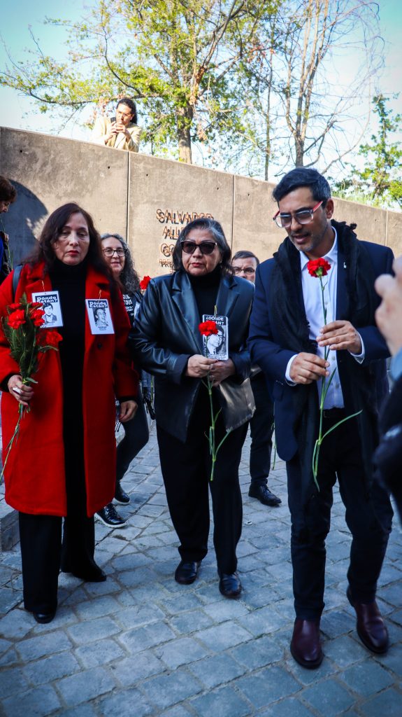 Cementerio General de Recoleta acoge hito conmemorativo por el Mes de los Derechos Humanos